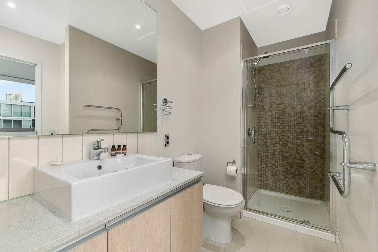 Two Bedroom Apartment - Pool, Gym & Free Parking! Auckland Luaran gambar