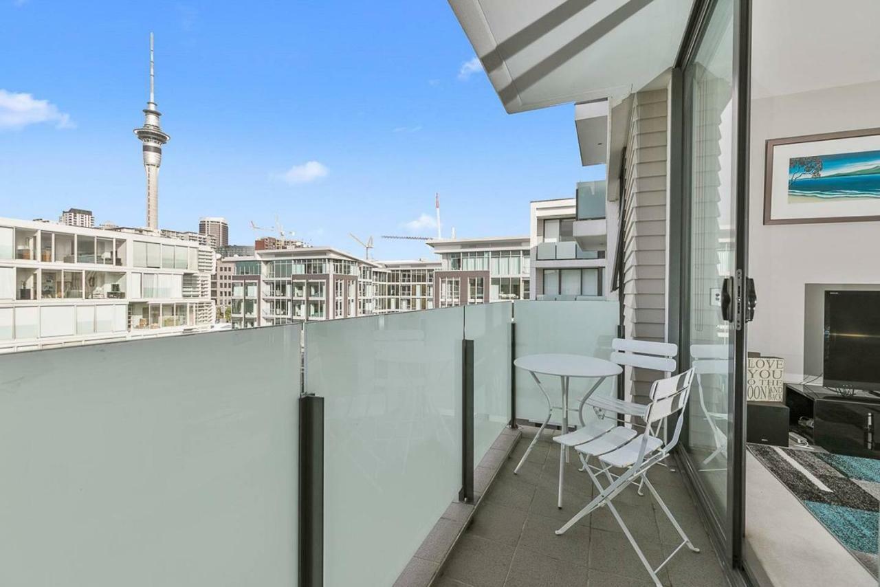 Two Bedroom Apartment - Pool, Gym & Free Parking! Auckland Luaran gambar